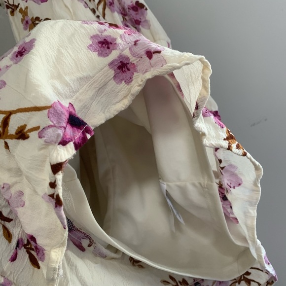 (2/$25) American Eagle Sm Floral Romper - Picture 7 of 11